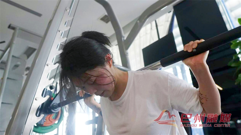 东西协作“孵化”幸福：巴州女孩在寂静世界煮咖啡、跑人生