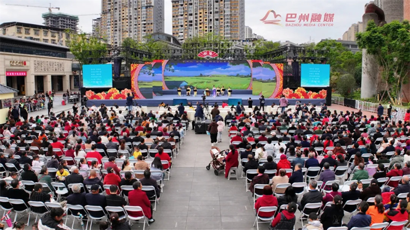 千万不要轻易点开！这场曲艺展演太上头！”