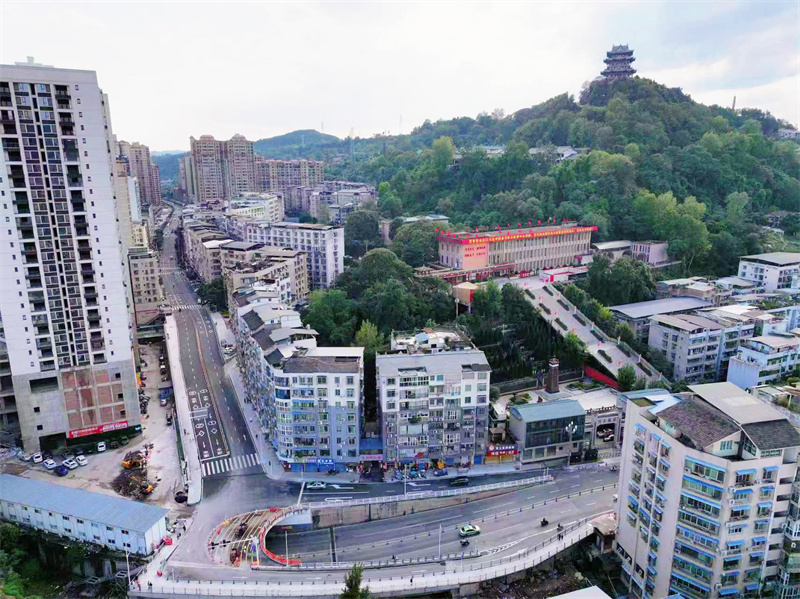 巴州新貌丨②江南二环路烈士陵园至城南华府段市政道路