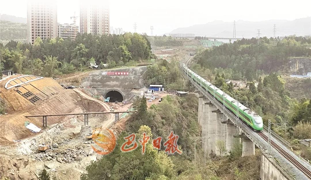 聚焦重大项目 | 新进展！汉巴南铁路松树塝隧道已掘进82.5米