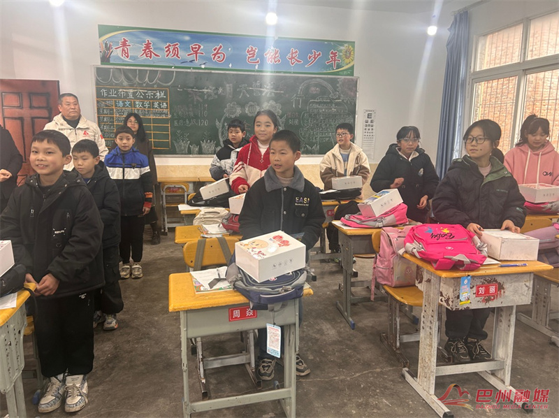 爱心点亮未来！这场捐赠活动暖人心