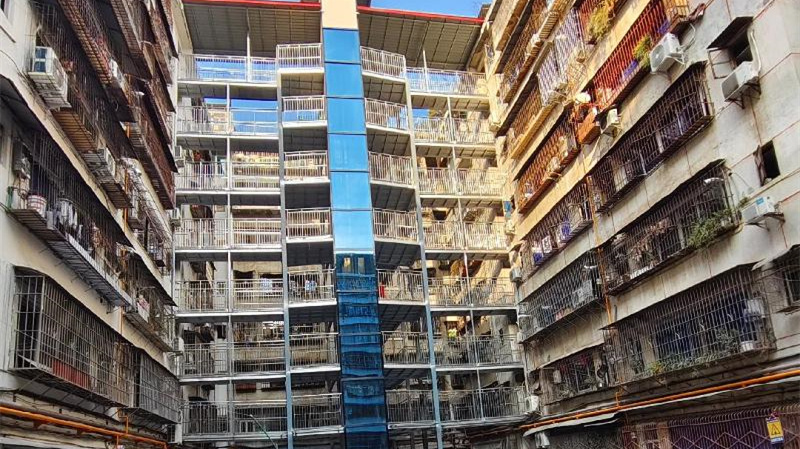 从爬楼到乘梯 200余名居民“幸福直达”