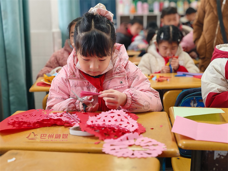 家校“零距离” 共赴成长约