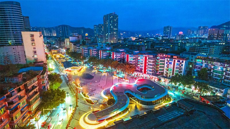 巴州新貌丨③南池艺术广场”