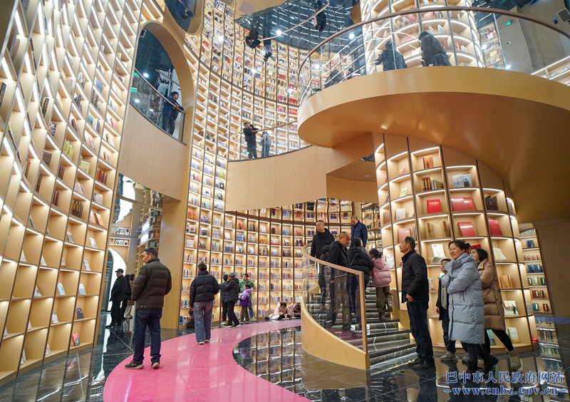 巴州书局试营业 日均迎读者超8000人次