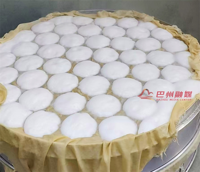 巴州美食江湖丨软糯香甜！巴城老街这家白糕店，藏着最暖的清晨