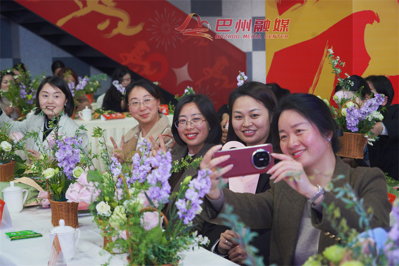 凝聚“她力量”！巴州区百名女性人才共话发展庆“三八””