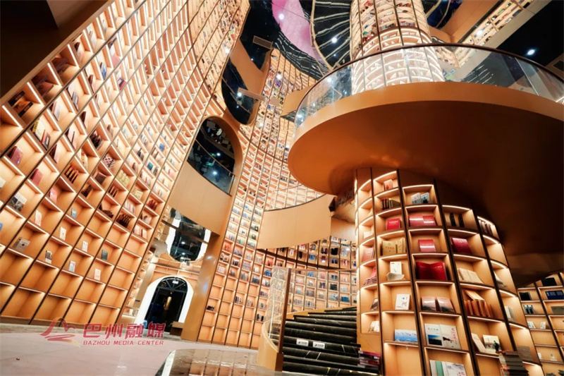 日均8000人次打卡！巴州书局到底有多好逛？