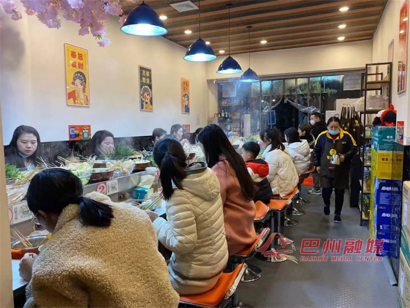 巴州美食江湖丨就在巴城，让你实现“一人食火锅自由”！