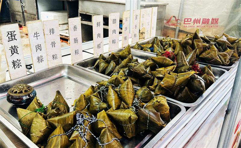 “自己包的才香！” 巴中人的端午“味道”已经藏不住了