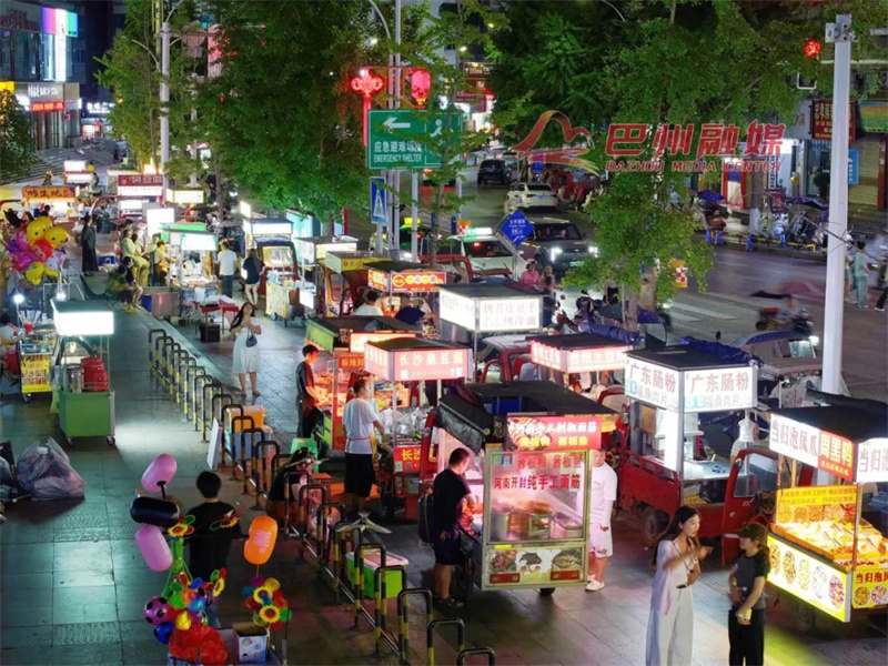 一想到巴城的夜市，我的嘴巴就开始下雨